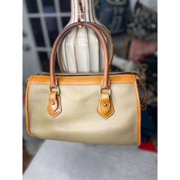 Vintage Dooney & Bourke Tan All-Weather Leather Crossbody Bag - Picture 2 of 6